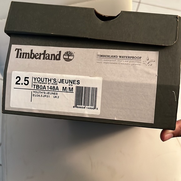 Pink Timberlands - Picture 3 of 6